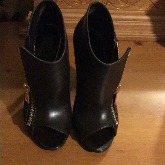 Authentic Tom Ford ankle boots… - Picture 2 of 8